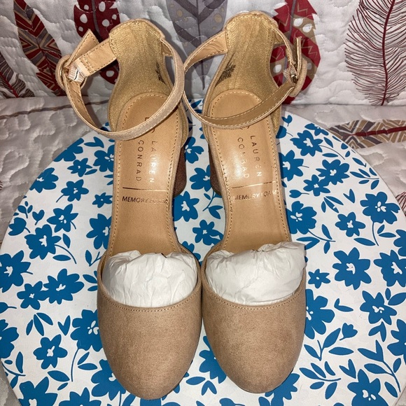 🎁NIB LC Lauren Conrad Hydrangea Heels 6 - Picture 5 of 13